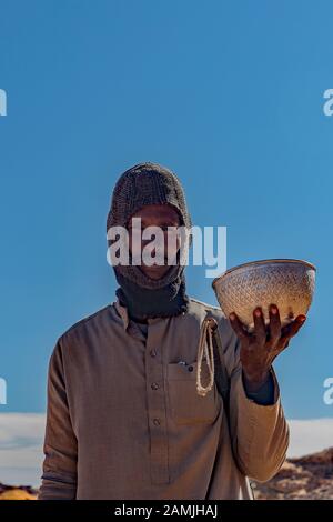 Photos de chameau et de bol à lait Banque D'Images