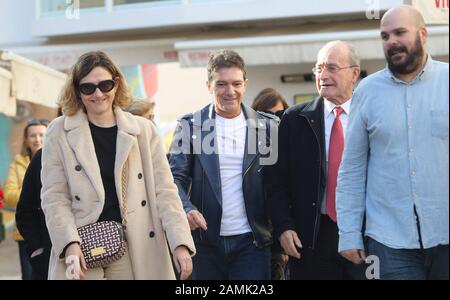 L'acteur et réalisateur espagnol Antonio Banderas, qui a été nominé pour recevoir le Prix Goya espagnol et le Prix de l'Académie du meilleur acteur, parle lors d'un événement promotionnel pour présenter le film "Dilor y Gloria" (Pain et gloire) dirigé par le réalisateur espagnol Pedro Almodovar à Albeniz Cinema, Dans le cadre des activités de la cérémonie de remise des prix Goya de l'Académie espagnole du film. La ville de Malaga accueille la cérémonie de remise des prix Goya (célébrée le 25 janvier) avec des expositions photographiques et des projections précédentes de films nominés pour recevoir le prix Goya du meilleur film Cordon Press Banque D'Images