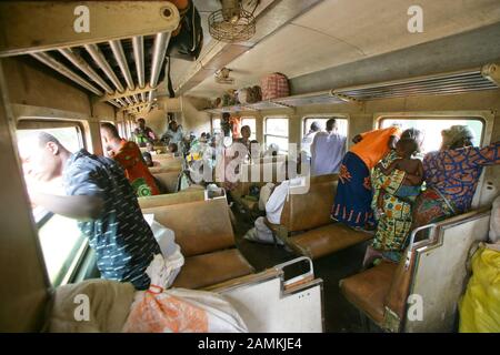 Bénin' S TRAIN VOYAGE DANS LE TEMPS Banque D'Images