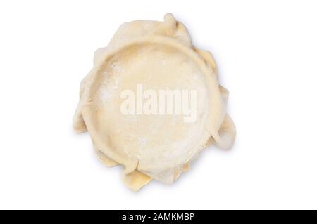 Studio tourné de pâte étant préparé pour faire une tarte coupée sur un fond blanc - John Gollop Banque D'Images