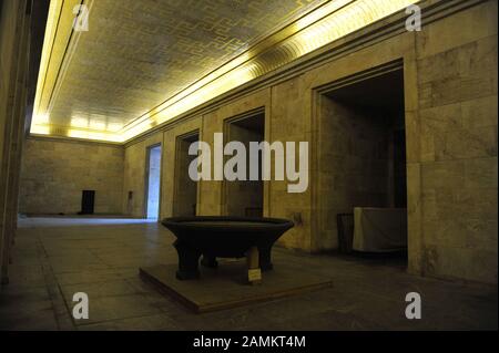 Le Golden Hall dans le hall sous la Tribune Zeppelin sur l'ancien Terrain de rassemblement du parti nazi de Nuremberg. [traduction automatique] Banque D'Images