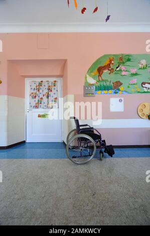 Des peintures murales colorées dans une chambre de l'hôpital pour enfants de Hauner. [traduction automatique] Banque D'Images