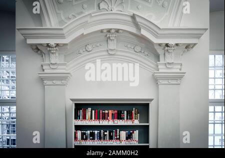 Bibliothèque de prisonniers dans le centre de détention pour jeunes de l'ancien monastère d'Ebrach. [traduction automatique] Banque D'Images