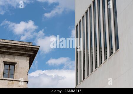 Le nouveau Centre NS-Documentation sur le site de l'ancienne "Maison Brown" sur Brienner Straße à proximité de Königsplatz. [traduction automatique] Banque D'Images