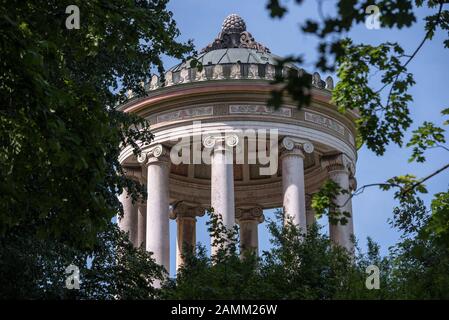 Le Monopteros dans le jardin anglais de Munich. [traduction automatique] Banque D'Images