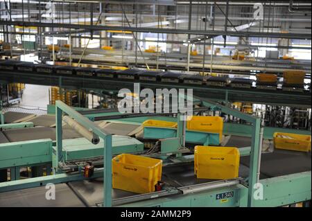 Lettre centre de la Deutsche Post AG dans l'ancienne salle ferroviaire de la poste à Arnulfstraße. [traduction automatique] Banque D'Images