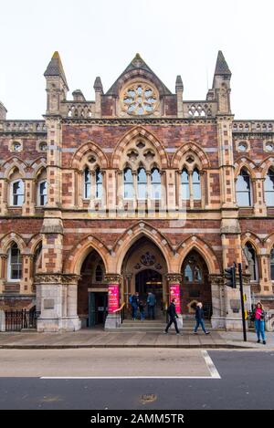 Exeter, DEVON, Royaume-Uni - 31 mars 19 : le Royal Albert Memorial Museum and Art Gallery est situé dans la rue Queen. Banque D'Images