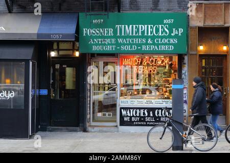 Fossner Time Pieces Clock Shop, 1057 2nd Avenue, New York, NYC storefront photo of a watch repair shop in the Upper East Side of Manhattan Banque D'Images