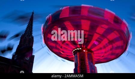 Impressions du festival public Kirchweihdult à Munich sur la Mariahilfplatz à Munich. [traduction automatique] Banque D'Images