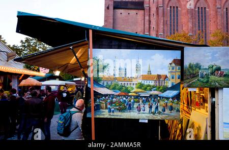 Impressions du festival public Kirchweihdult à Munich sur la Mariahilfplatz à Munich. [traduction automatique] Banque D'Images