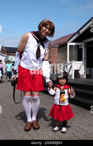 Père et fille au festival du cosplay à Hakodate, Hokkaido, Japon, Asie. Joyeux Japonais avec des costumes d'anime et de manga Banque D'Images