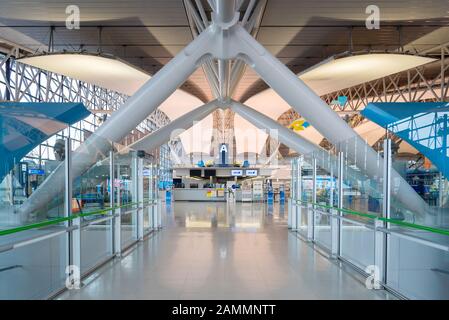 Intérieur de l'aéroport international de Kansai à Osaka, Japon Banque D'Images