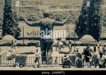 Statue de Nelson Mandela à l'Union Buildings à Pretoria, Afrique du Sud. Banque D'Images