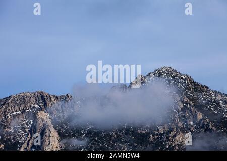 Mt San Jacinto Et La Forêt Nationale De San Bernadino Banque D'Images