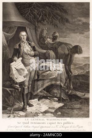 Gravure , Portrait du général George Washington en 1781 (1732 - 1799) tenant la déclaration d'indépendance, homme d'État américain, chef d'état-major de l'Armée continentale pendant la guerre d'indépendance entre 1775 et 1783 et premier président des États-Unis, en fonction de 1789 à 1797. Banque D'Images