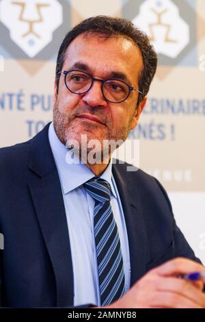 Erick Lelouche, président de Boehringer Ingelheim France, assiste à une conférence de presse pour le lancement officiel DE HUB-VPH, le premier pôle mondial sur la santé publique vétérinaire, Lyon, France Banque D'Images