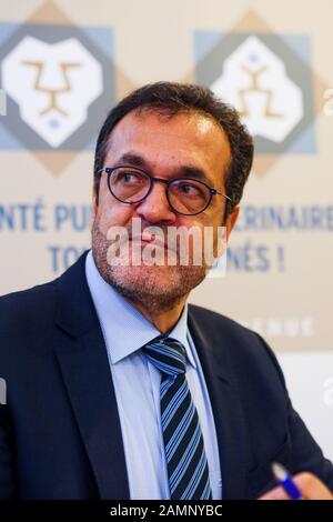 Erick Lelouche, président de Boehringer Ingelheim France, assiste à une conférence de presse pour le lancement officiel DE HUB-VPH, le premier pôle mondial sur la santé publique vétérinaire, Lyon, France Banque D'Images