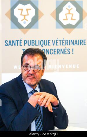 Erick Lelouche, président de Boehringer Ingelheim France, assiste à une conférence de presse pour le lancement officiel DE HUB-VPH, le premier pôle mondial sur la santé publique vétérinaire, Lyon, France Banque D'Images