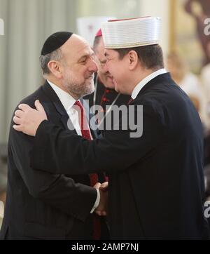 14 janvier 2020, Varsovie, Mazovian, Pologne: Réunion du nouvel an Du Couple présidentiel Avec Des Représentants des Églises Et des associations religieuses Ainsi que des minorités nationales Et Ethniques Présentes dans Poland..in la photo: Michael SCHUDRICH,TOMASZ MISKIEWICZ. (Image De Crédit : © Hubert Mathis/Zuma Wire) Banque D'Images