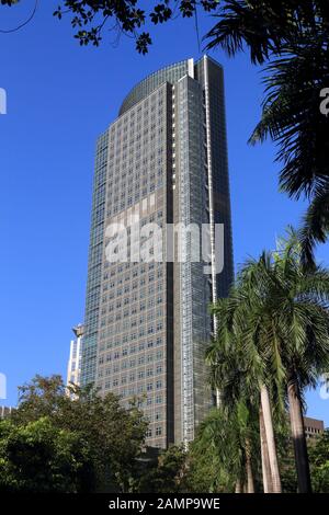 Manille, Philippines - Le 28 novembre 2017 : Ayala Tower un monument à Makati City, Metro Manila, Philippines. Le bâtiment est le siège de Philip Banque D'Images