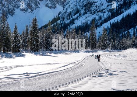 Ski de fond sur les pistes du Val Fiscalina Banque D'Images