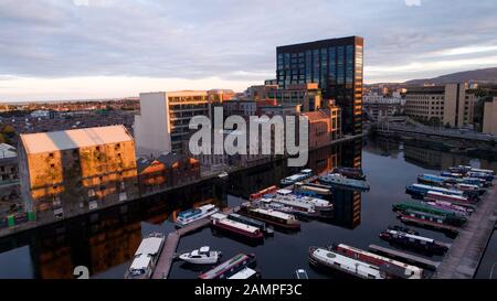 Grand Canal Dock, Dublin, Irlande en lumière du soir Banque D'Images