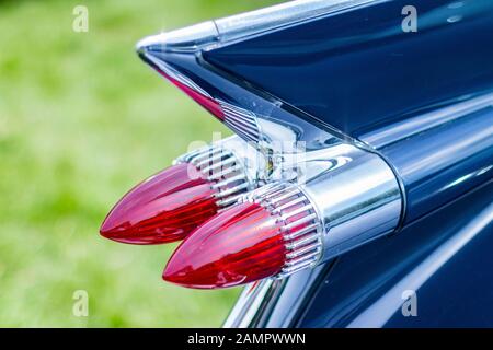 Feux arrière Bullet Sedan coupé de ville Cadillac des années 1950 Banque D'Images