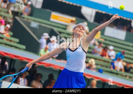 14 janvier 2020: Melbourne, Australie: Maria Sharapova (RUS) sert à Laura Siegemund (GER) dans l'AgBioEn Kooyong Classic le jour 1 à Melbourne Australie crédit: Chris Putnam/ZUMA Wire/Alay Live News Banque D'Images