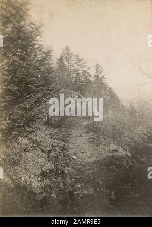 Photographie ancienne de la C1890, sentier de randonnée à Binghamton, New York. SOURCE : PHOTO ORIGINALE Banque D'Images