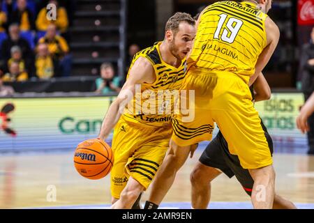 Tenerife, Italie. 14 janvier 2020 Marcelinho huertas (iberostar tenerife) en actionpendant Iberostar Tenerife vs Cez Nymburk, Basketball Champions League à Tenerife, Italie, 14 janvier 2020 - LPS/Davide Di Lalla crédit: Davide Di Lalla/LPS/ZUMA Wire/Alay Live News Banque D'Images