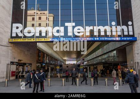 Entrée de la gare Termini à Rome Banque D'Images