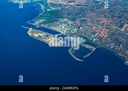 Vue aérienne sur la côte de la ville de Malmo depuis la Suède Banque D'Images