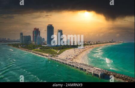 Beau Coucher du soleil à South Beach, Miami, Floride Banque D'Images