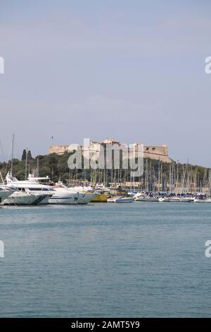 Fort Carre, Port Vauban, Port, Antibes, Côte D Azur, Côte D Azur, Provence, France, Méditerranée, Europe Banque D'Images