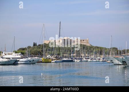 Fort Carre, Port Vauban, Port, Antibes, Côte D Azur, Côte D Azur, Provence, France, Méditerranée, Europe Banque D'Images