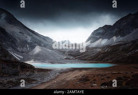 Lac Milk, Réserve Naturelle De Yading, Comté De Daocheng, Préfecture De Southern Garze, Chine Banque D'Images