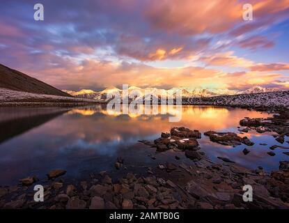 Mont Gongga au coucher du soleil, Sichuan, Chine Banque D'Images