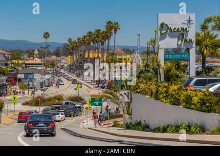 Vue de la promenade et le casino, Santa Cruz, Californie, États-Unis d'Amérique, Amérique du Nord Banque D'Images