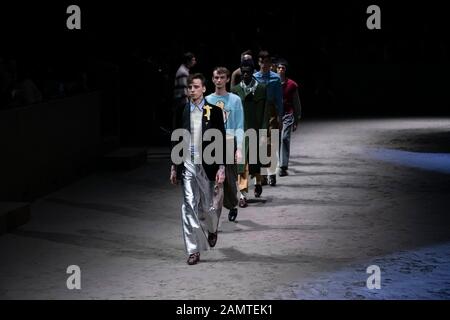 Milan, Italie. 14 janvier 2020. Gucci Fall/Winter 2020/2021 Runway Durant La Semaine De La Mode De Milan Hommes‚Äôs Janvier 2020 - Milan, Italie 14/01/2020 | Usage Dans Le Monde Crédit: Dpa/Alay Live News Banque D'Images
