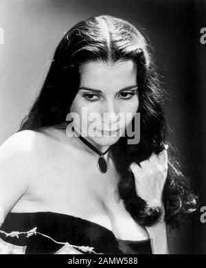 Anna Fouvou, Publicité Portrait pour le film, 'Bed of Grass' (Grec : Ayoupa ou Agioupa à koritsi tou kampou), Parnasus films Inc., 1957 Banque D'Images