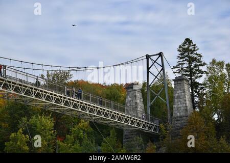 Le Pont-Pied Des Chutes Montmorency Qui Enjambent La Chute D'Eau De La Chute-Montmorency À Québec, Québec, Canada Banque D'Images