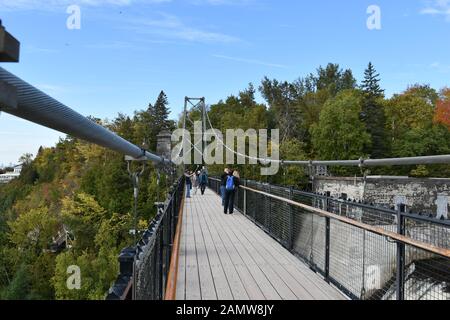 Le Pont-Pied Des Chutes Montmorency Qui Enjambent La Chute D'Eau De La Chute-Montmorency À Québec, Québec, Canada Banque D'Images