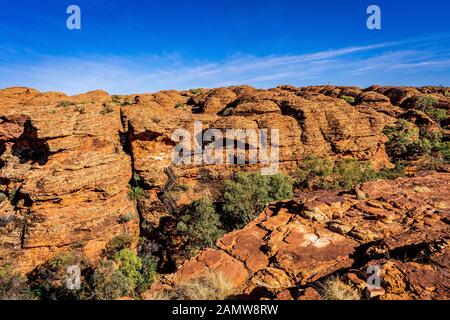 Paysage le long de la promenade de Kings Canyon Rim dans le territoire du Nord en Australie centrale Banque D'Images