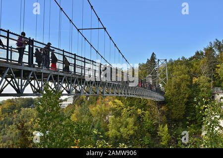 Le Pont-Pied Des Chutes Montmorency Qui Enjambent La Chute D'Eau De La Chute-Montmorency À Québec, Québec, Canada Banque D'Images