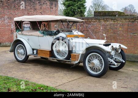 1912 Vintage Rolls Royce Silver Ghost voiture au Bicester Heritage Centre Janvier dimanche de la course. Bicester, Oxfordshire, Angleterre Banque D'Images