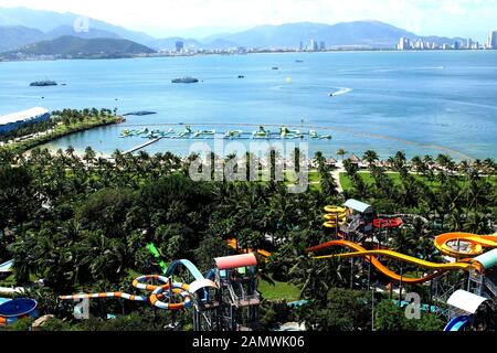 Nha Trang, nha trang, Chine. 15 janvier 2020. La ville balnéaire de nha trang, connue sous le nom de « Little maldives », est devenue une attraction touristique populaire en Asie du Sud-est. Le parc d'attractions du nouvel an chinois, construit par des magoins russes, a attiré de nombreux touristes chinois à découvrir la plus longue téléphérique d'Asie à travers la mer. Crédit: Sipa Asia/Zuma Wire/Alay Live News Banque D'Images