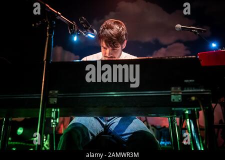 Las Vegas, NV, États-Unis. 14 janvier 2020. Rex Orange County se produit au Brooklyn Bowl Las Vegas à La Linq Promenade à Las Vegas, NV le 14 janvier 2020. Crédit: Erik Kabik Photography/Media Punch/Alay Live News Banque D'Images