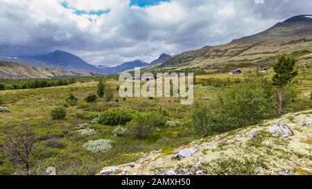 Chalets au bout de la route dans la vallée de Doralen, Parc National de Rondane, Innlandet, Norvège de l'Ouest, Scandinavie, Europe Banque D'Images