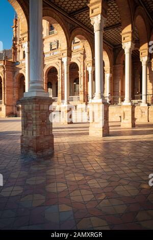 Séville, Espagne. 7 juillet 2018. La Plaza de España dans le Parque de María Luisa à Séville. Banque D'Images