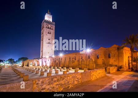 Mosquée de Koutoubia minaret situé au médina de Marrakech, Maroc Banque D'Images